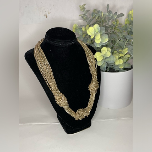 WOMEN'S GOLD KNOT NECKLACE with lobster clasp 18' - Picture 3 of 16